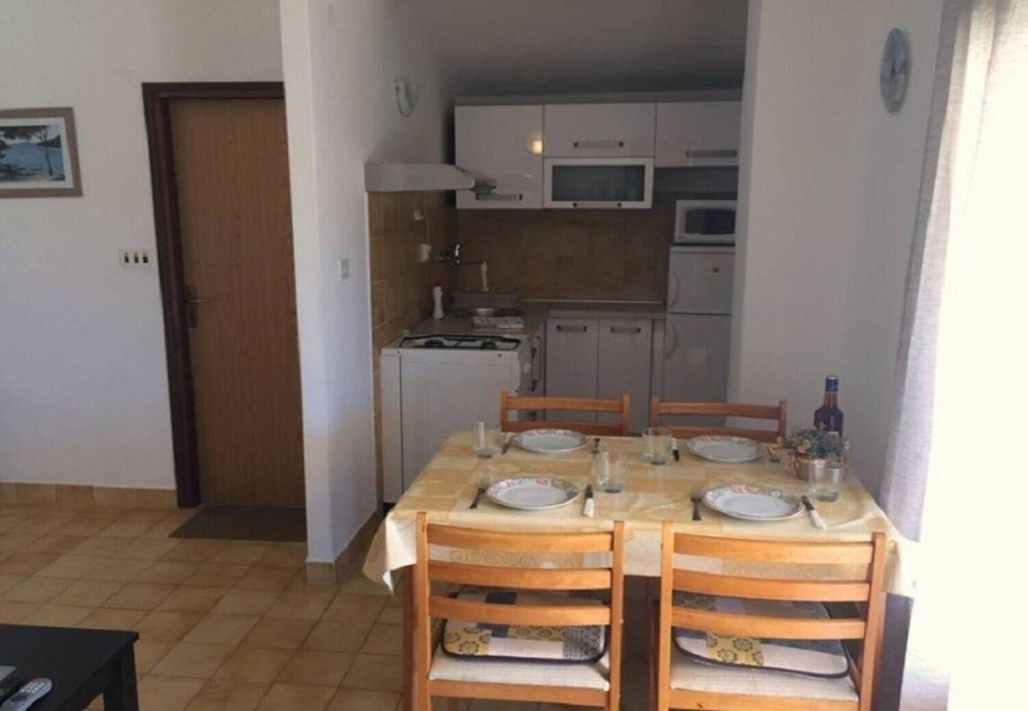 Apartments And Rooms Ognjen - Family Apartments With Free Parking Betina  Exterior photo